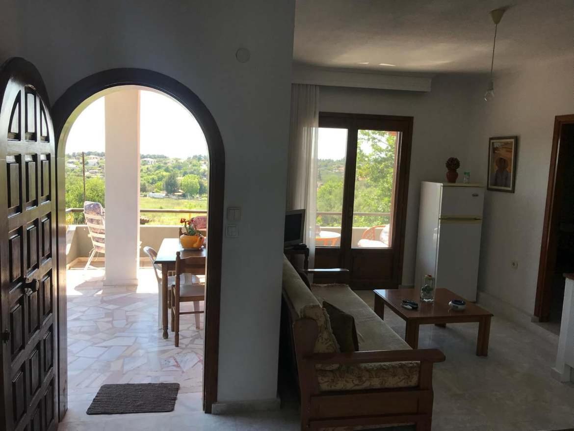 Great First Floor Appartment With View Nea Kallikrateia 외부 사진