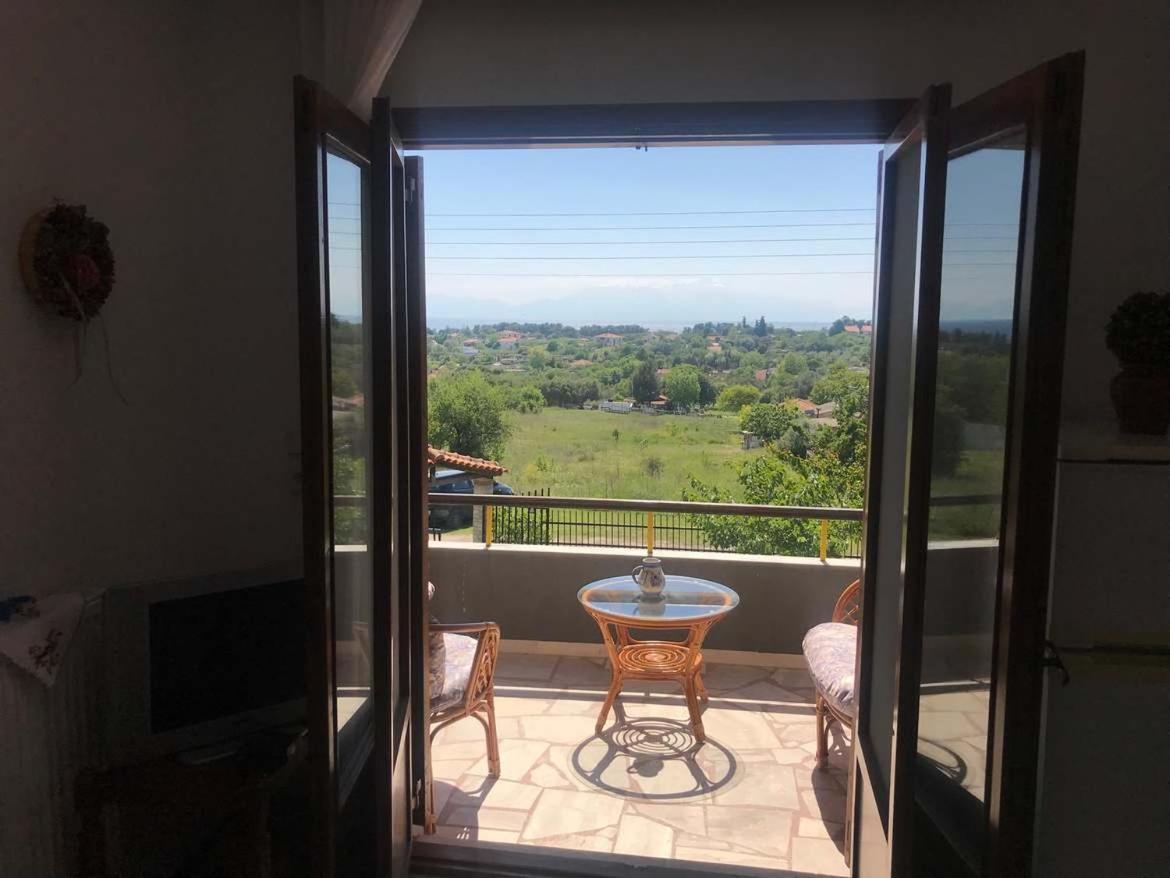 Great First Floor Appartment With View Nea Kallikrateia 외부 사진