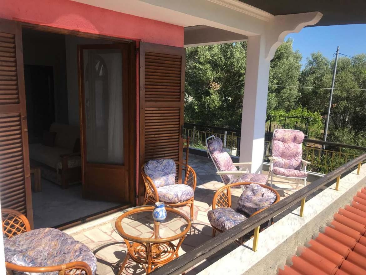 Great First Floor Appartment With View Nea Kallikrateia 외부 사진