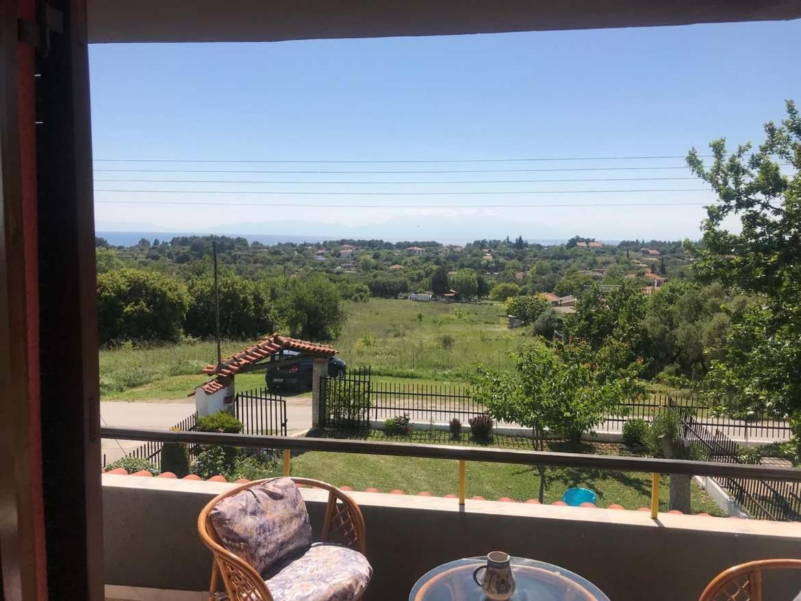 Great First Floor Appartment With View Nea Kallikrateia 외부 사진